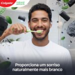 Colgate Creme Dental Clareador Natural Extracts Carvão Ativado 90g, 4 Unidades, Clareamento Dental com Extratos Naturais, Sorriso Mais Branco - Imagem 3