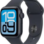 Apple Watch SE 3 GPS, Caixa em alumínio meia‑noite de 40 mm com Bracelete desportiva meia‑noite - P/M